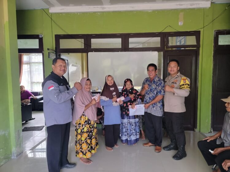 Penyaluran BLT DD di Desa Gunung Seriang Berjalan Lancar, Polresta Bulungan Pastikan Pengamanan