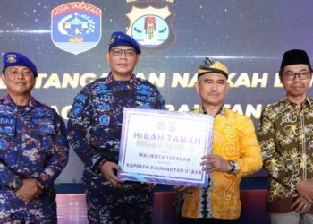 Kapolda Kaltara Laksanakan Peresmian Revitalisasi Dermaga Dan Penyerahan Hibah Tanah Pemkot Tarakan Dalam Syukuran Hari Jadi Korps Polairud Ke -75