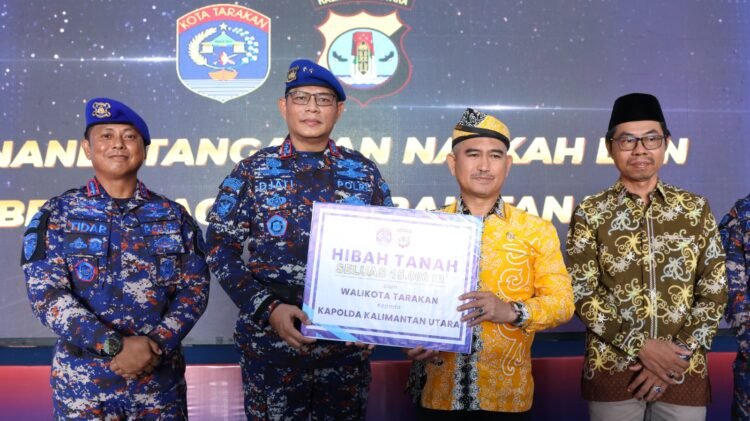 Kapolda Kaltara Laksanakan Peresmian Revitalisasi Dermaga Dan Penyerahan Hibah Tanah Pemkot Tarakan Dalam Syukuran Hari Jadi Korps Polairud Ke -75