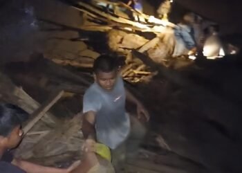 Demi Energi Tetap Merata, Pertamina Patra Niaga Bersama Masyarakat Salurkan LPG Melintasi Jembatan Putus di Aceh