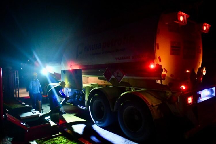 Tembus Akses Terputus, Pertamina Berhasil Menyalurkan BBM ke Wilayah Bireuen