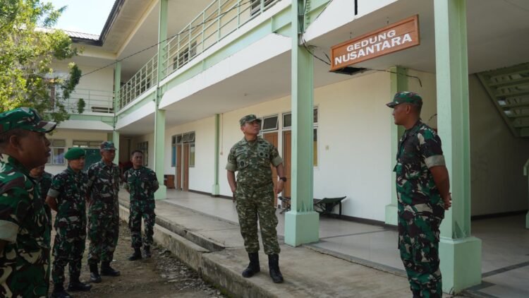 Irjenad Brigjen TNI Parlindungan Hutagalung,S.A.P Tinjau Mako Brigif TP 85/BTC