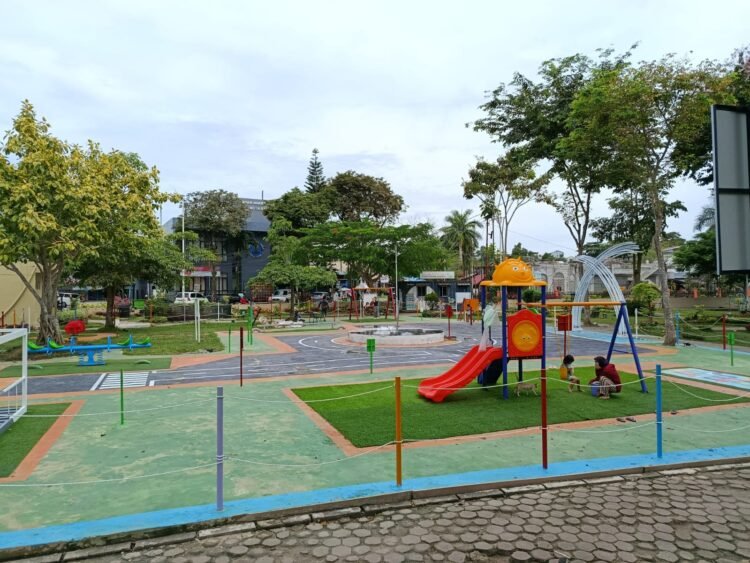 Kolam Ikan hingga Playground, Taman 3 Generasi Makin Diminati Warga