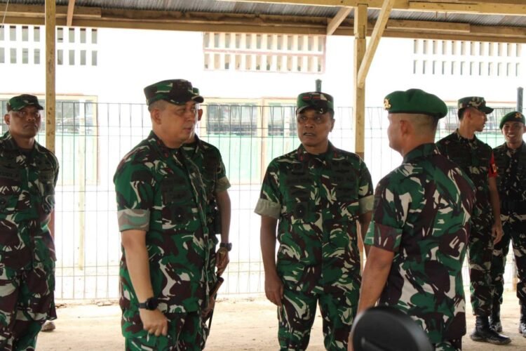 Pangdam VI/Mulawarman Kunjungi Marshalling Area Yonif TP 827