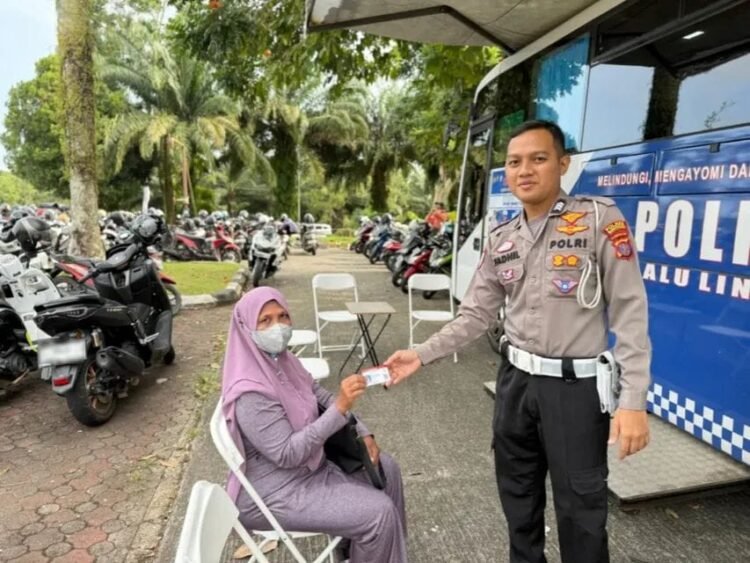 Satlantas Polres Bontang Hadirkan Layanan SIM di Ruang Publik Sunday Market
