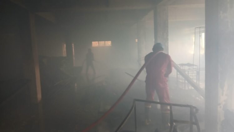 Kebakaran Lantai Bawah Masjid As-Solihin Tarakan, Material Pembangunan Habis Terbakar