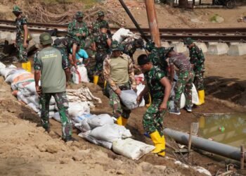 TNI Percepat Pemulihan Infrastruktur Jalan di Aceh Utara