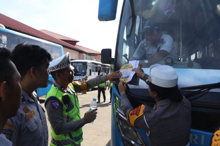 Personel Ops Keselamatan Kayan 2026 Lakukan Ramp Check Terhadap Bus Damri Tanjung Selor, 3 Dari 4 Kendaraan Lulus Uji Laik Jalan
