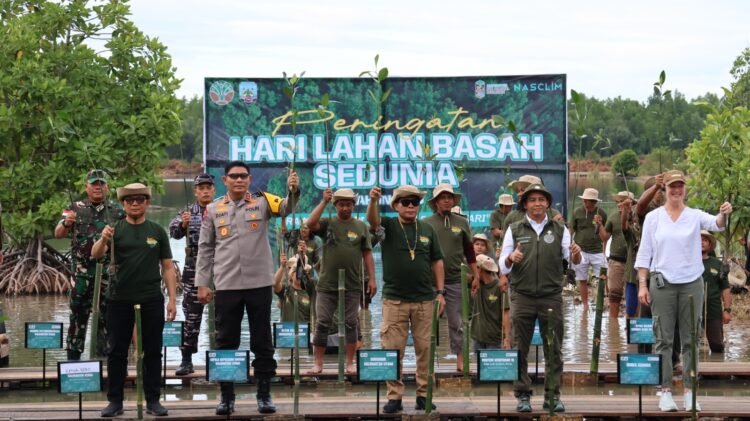 Kapolda Kaltara Hadiri Penanaman Mangrove, Tegaskan Komitmen Jaga Ekosistem Pesisir