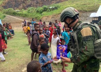Senyum Anak Yamo, Wujud Kepedulian Satgas Yonif 613 Raja Alam