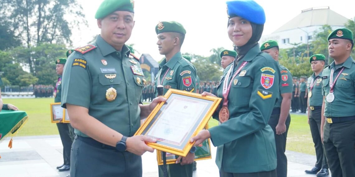 Pangdam VI/Mulawarman Apresiasi 18 Prajurit dan Pelatih Berprestasi