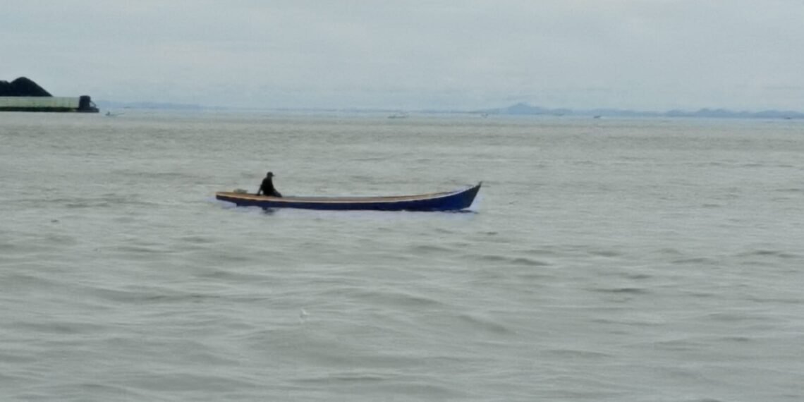 BMKG Prediksi Gelombang Tinggi, Kapal Kecil Disarankan Tunda Keberangkatan