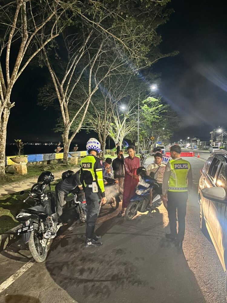 Patroli Blue Light Polresta Bulungan Bubarkan Balap Liar dan Konvoi Sahur