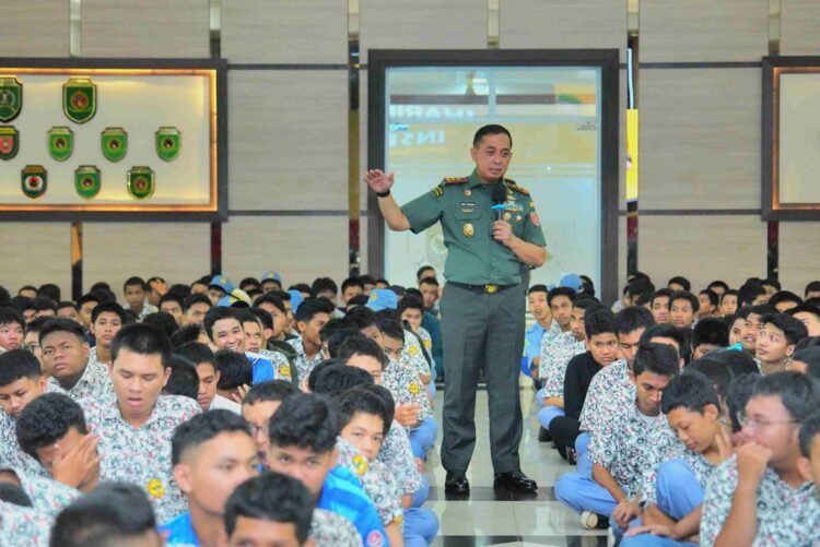 Pangdam VI/Mulawarman Motivasi 1.420 Siswa Kartika Balikpapan