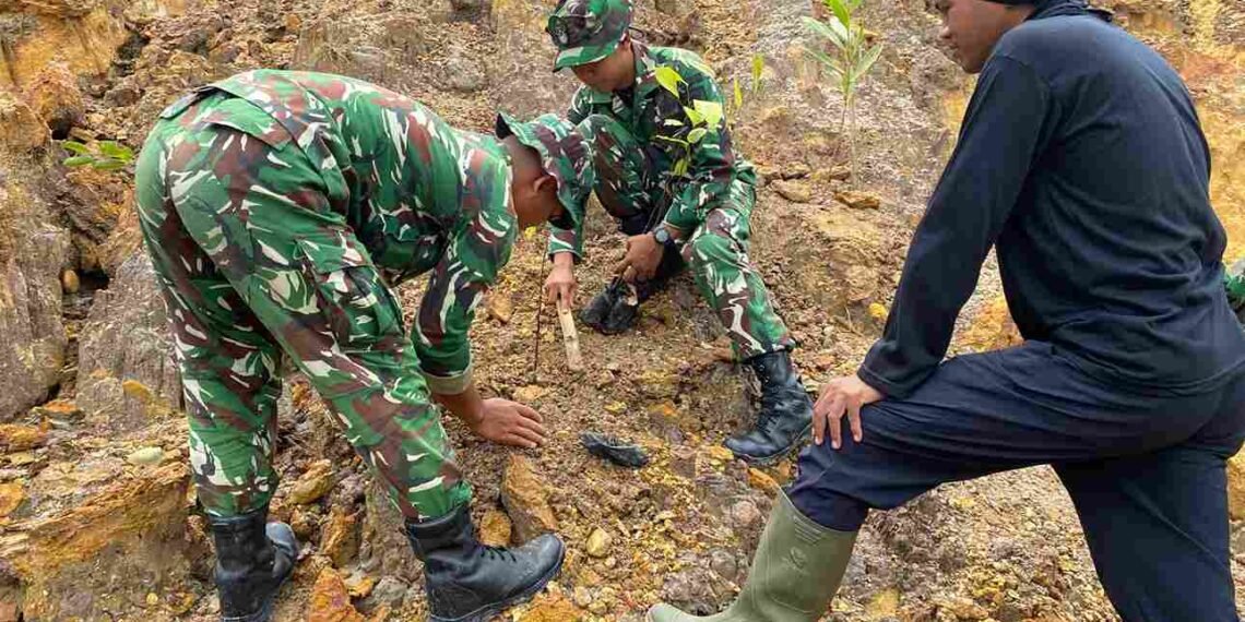 Penghijauan di Medan Sulit, Yon TP 880/Banuanta Tanam Pohon di Jelarai