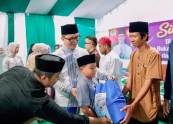 Ramadan Penuh Kepedulian, Bupati Tana Tidung Berbagi dengan Anak Yatim dan Petugas Kebersihan   