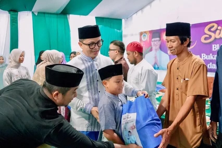 Ramadan Penuh Kepedulian, Bupati Tana Tidung Berbagi dengan Anak Yatim dan Petugas Kebersihan   