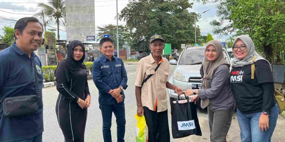 JMSI Kaltara Turun ke Jalan, Salurkan Bantuan Sembako Secara Mobile