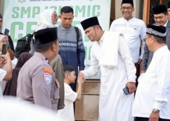 Hadiri Salat Idulfitri 1447 Hijriah, Rudy Mas’ud : Para Imam dan Khatib Agar Do’akan Pemimpin