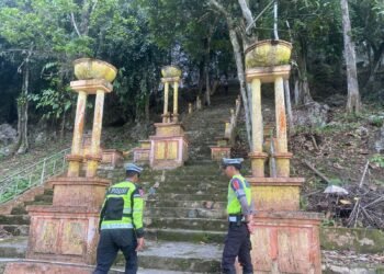Patroli di Gunung Putih, Polisi Beri Imbauan Kamseltibcarlantas kepada Pengunjung