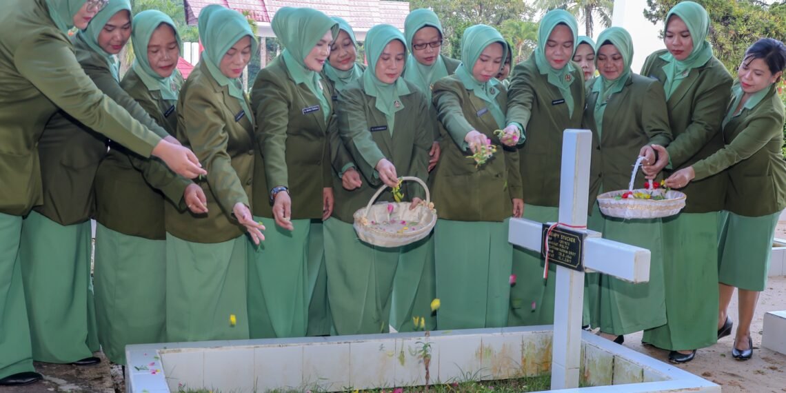 Peringati HUT ke-80, Persit Kodim 0907 Tarakan Ziarah ke TMP Dwikora