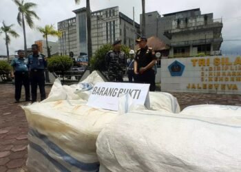 Pola Baru Penyelundupan Ball Press di Perbatasan, Pelaku Tinggalkan Barang Saat Penindakan