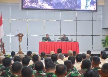 Pangdam VI/Mlw Kunjungi Makorem 091/ASN: Tekankan Keimanan dan Disiplin Prajurit