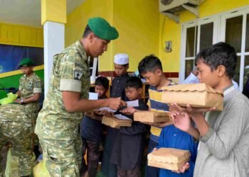 Yonif TP 880/Banuanta Pererat Kepedulian Sosial Lewat Jumat Berkah