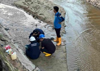 Limbah Oli Cemari Sungai Kampung Bugis, Ribuan Pelanggan PDAM Terdampak