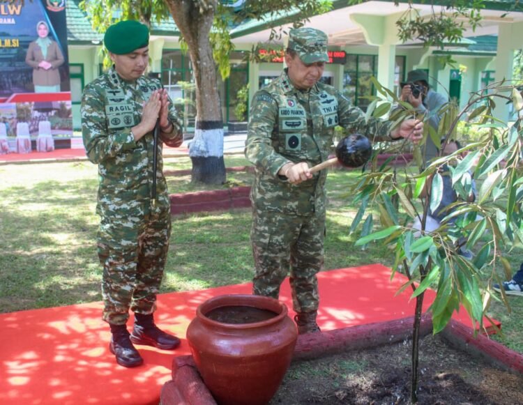 Pangdam VI/Mulawarman di Kutai Timur: Prajurit Harus Jadi Solusi dan “Emas” di Tengah Rakyat