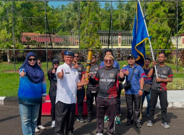 Kirab Obor Porwada II Kaltara Tiba di Bumi Paguntaka, PWI Tarakan Optimistis Kembali Juara Umum