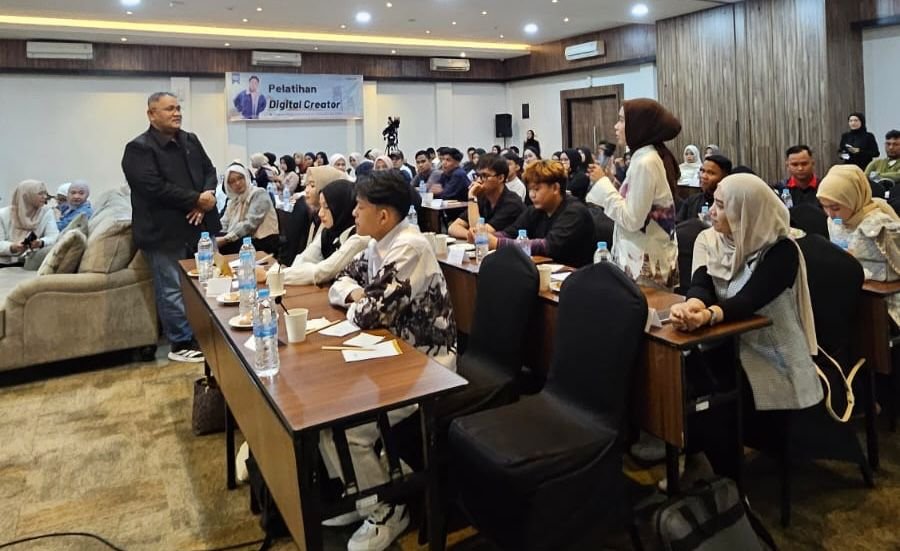 Berbicara di Depan Content Creator, Teguh Santosa Bandingkan Empat Pemimpin Besar Indonesia