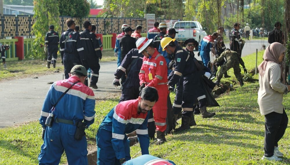 Aksi Hijau di Hari Buruh, PT Pertamina EP Bunyu Field Tanam Pohon dan Bersihkan Sampah 