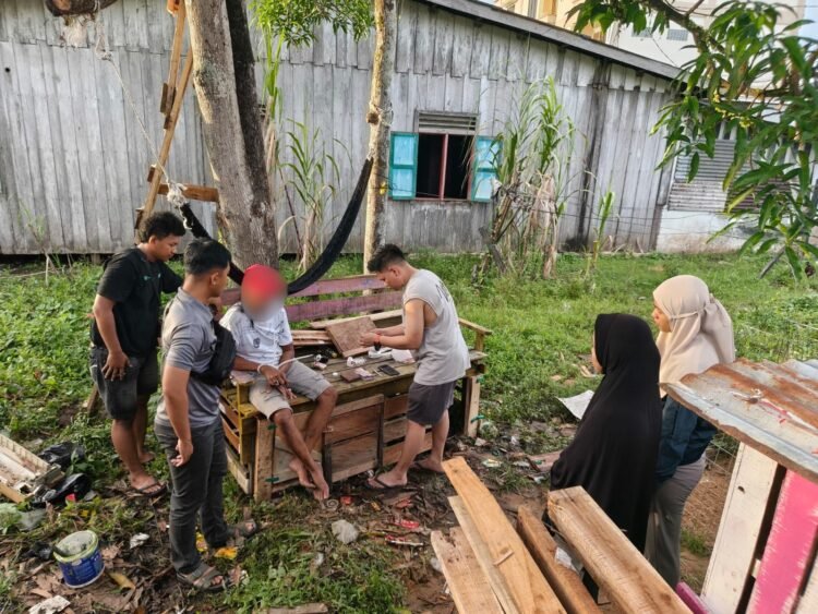 Duduk Tunggu Pembeli, TO Narkoba di Selumit Digerebek Polisi   