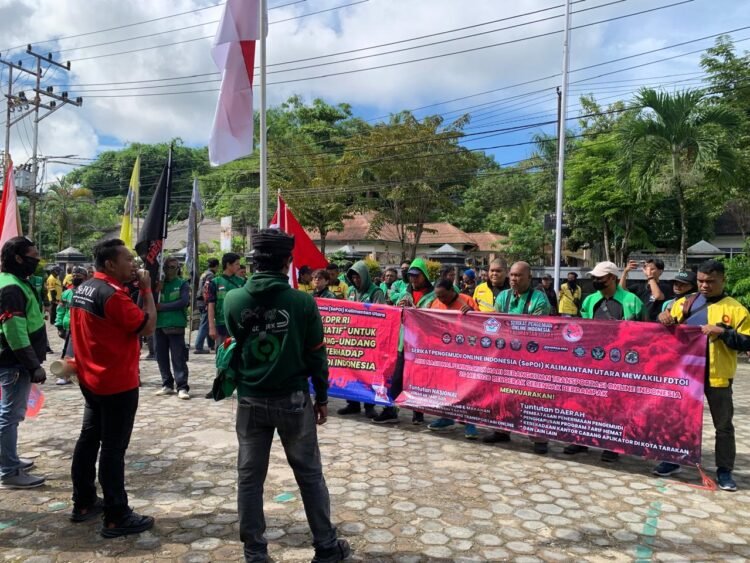 Ratusan Ojol di Tarakan Demo DPRD, Tuntut Kenaikan Tarif