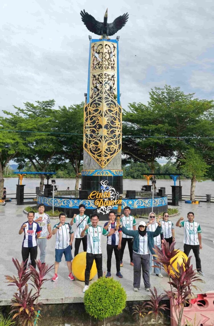 Arak Obor Porwada II Keliling Tanjung Selor, Semangat Kontingen PWI Bulungan Menggelora