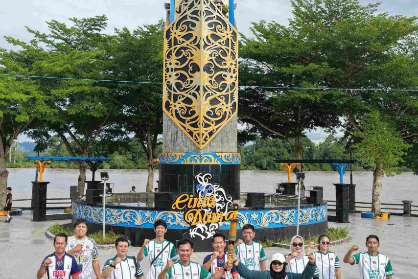 Arak Obor Porwada II Keliling Tanjung Selor, Semangat Kontingen PWI Bulungan Menggelora