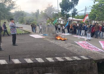 Tanggapi Demo Mahasiswa, Plt Wali Kota Pastikan Proses Kasus Berjalan Sesuai Mekanisme