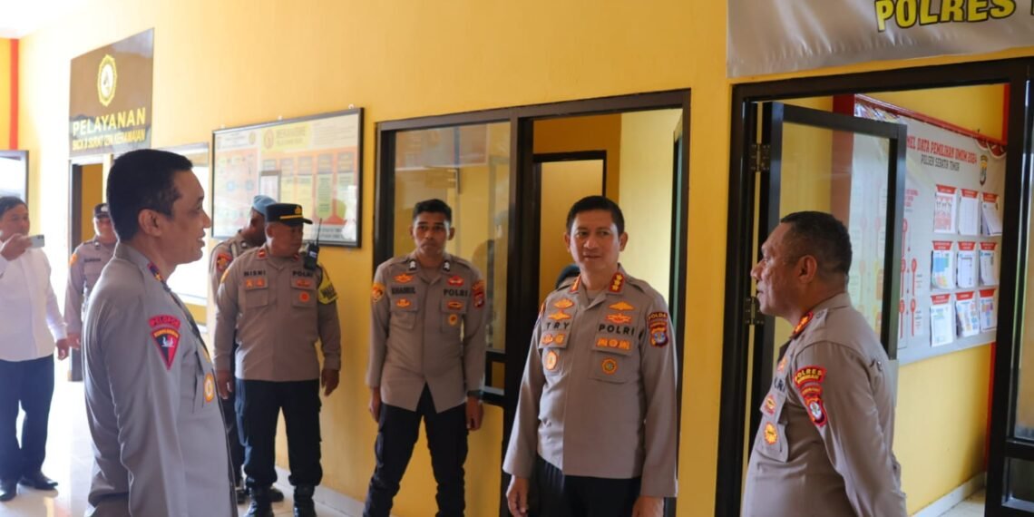 Wakapolda Kaltara Tinjau Command Center dan Mako Polsek Sebatik Timur di Perbatasan RI-Malaysia