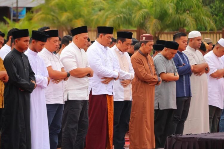 Kapolda Kaltara Pimpin Sholat Idul Adha, Puluhan Hewan Kurban Disalurkan