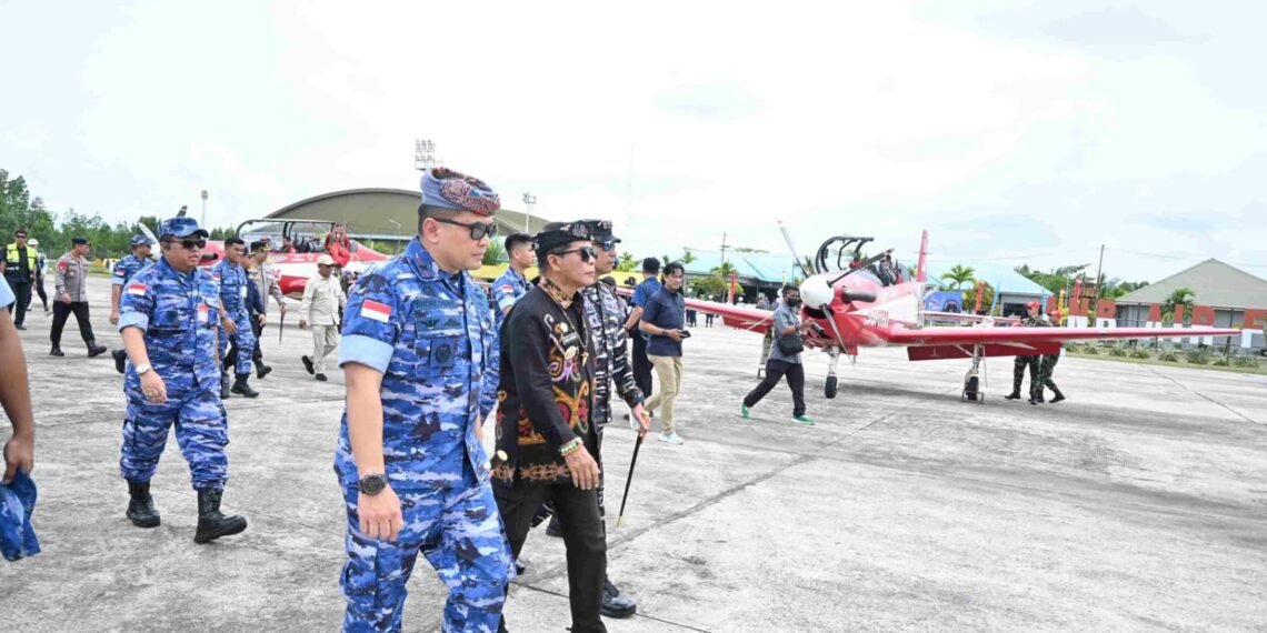 Menuju Brunei, Jupiter Aerobatic Team Singgah di Tarakan