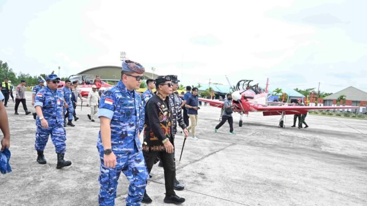 Menuju Brunei, Jupiter Aerobatic Team Singgah di Tarakan
