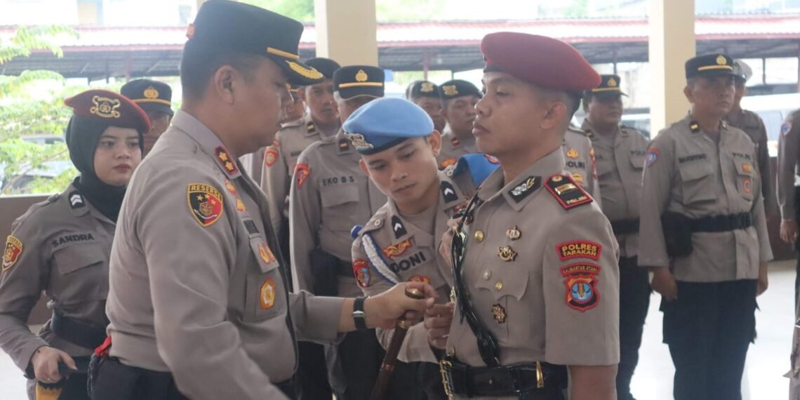 IPTU Ashari Resmi Jabat Kapolsek KSKP, IPTU Hendra Tri Susilo Terima Jabatan Kasat Narkoba