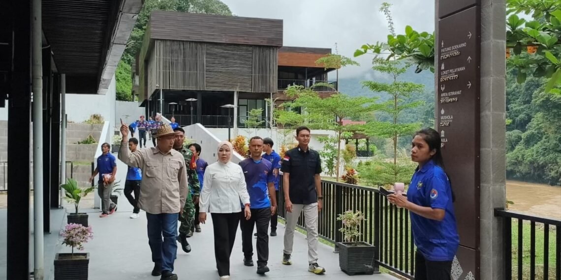 Rahmawati Zainal Tinjau PLBN Labang, Sebut Jadi Wajah Indonesia di Perbatasan
