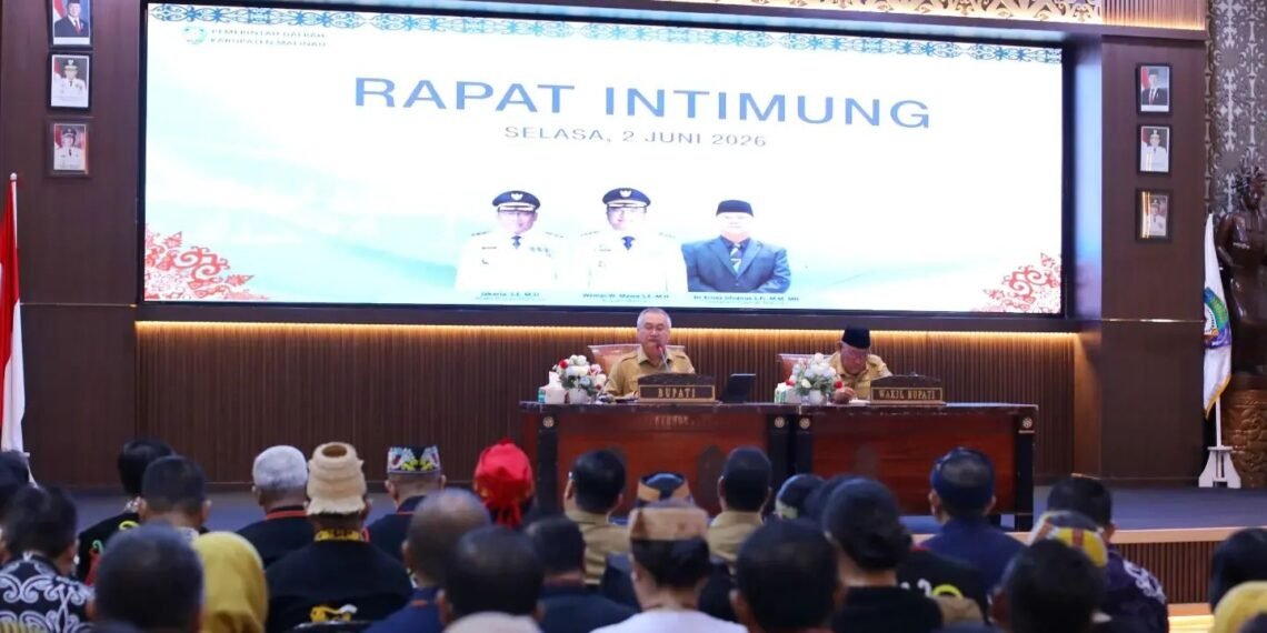 Wempi Dorong Program Pembangunan Lebih Realistis dan Tepat Sasaran