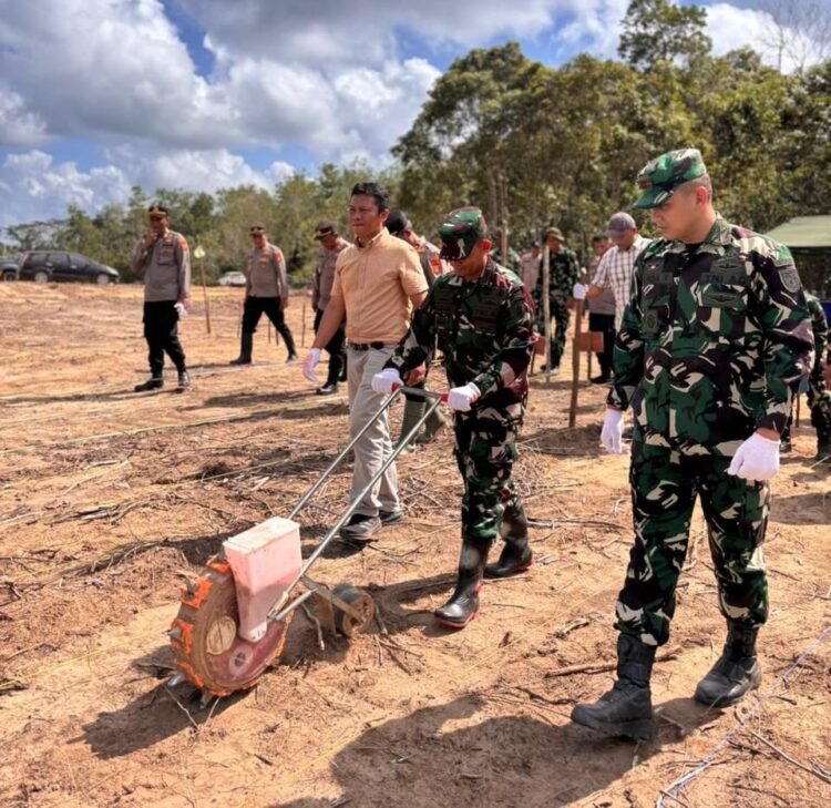 TNI Dorong Pemanfaatan Lahan Tidur untuk Dukung Swasembada Pangan di Kutai Barat
