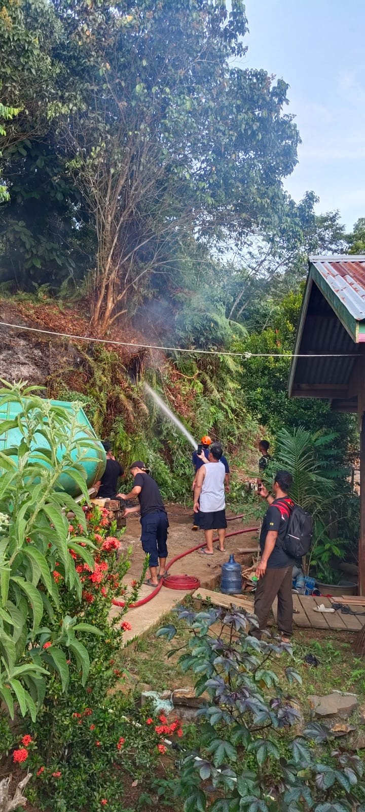 Kebakaran Lahan di Limbu Sedulun Nyaris Capai Permukiman Warga