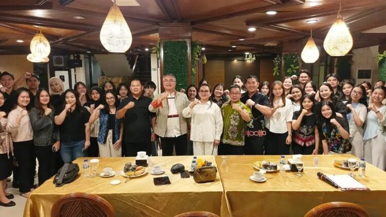 Bupati Wempi Monitoring Mahasiswa Desa Sarjana di Jakarta