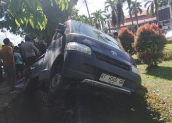 Xenia Tabrak Granmax dan Dua Motor di Tanjung Selor, Diduga Pengemudi Mengantuk