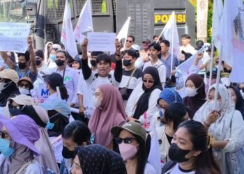 Ribuan Warga Datangi DPRD Tarakan, Klaim MBG Gerakkan Ekonomi Lokal